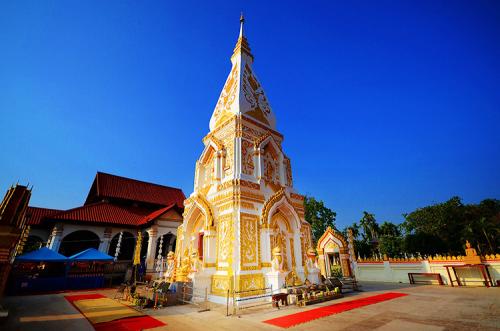 พระธาตุประสิทธิ์ พระธาตุคู่บุญผู้เกิดวันพฤหัสบดี